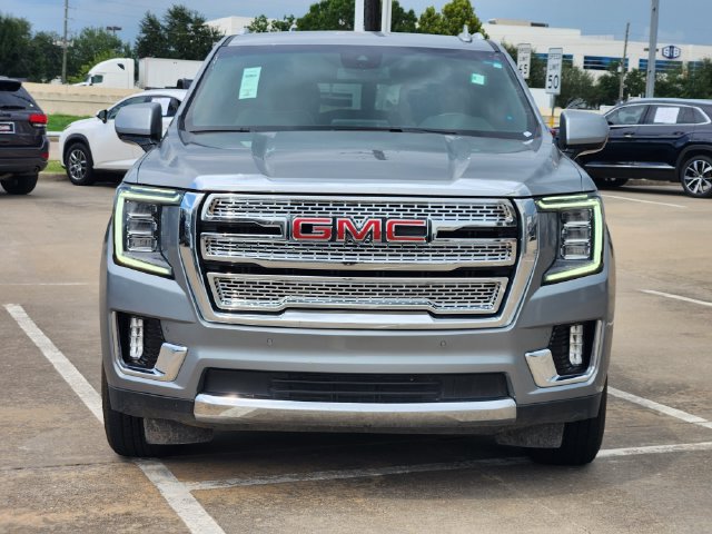 Used 2024 GMC Yukon SLT AWD/4WD image 2