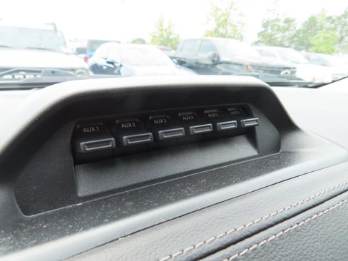 Used 2022 Ford Ranger Lariat w/ Tremor Off-Road Package AWD/4WD image 25