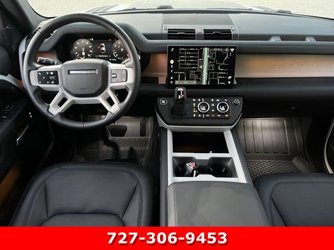 Used 2025 Land Rover Defender 110 X-Dynamic SE AWD/4WD image 18