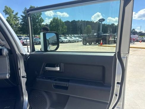 Used 2008 Toyota FJ Cruiser 4WD image 35