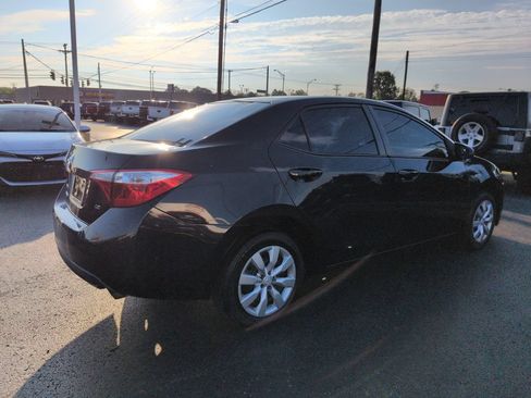 Used 2016 Toyota Corolla LE FWD image 6