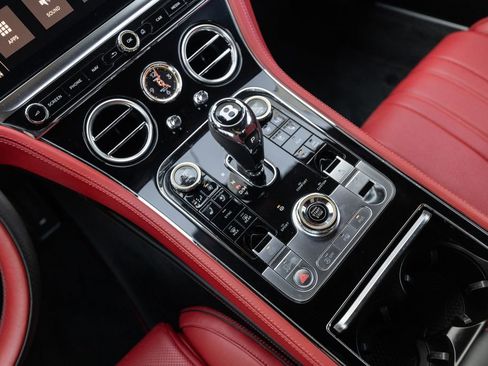 Used 2021 Bentley Continental GT V8 image 28