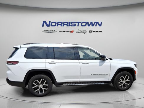 Certified 2023 Jeep Grand Cherokee L Limited w/ Luxury Tech Group II AWD/4WD image 7