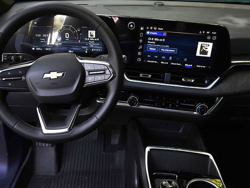 New 2026 Chevrolet Equinox LT AWD/4WD image 12