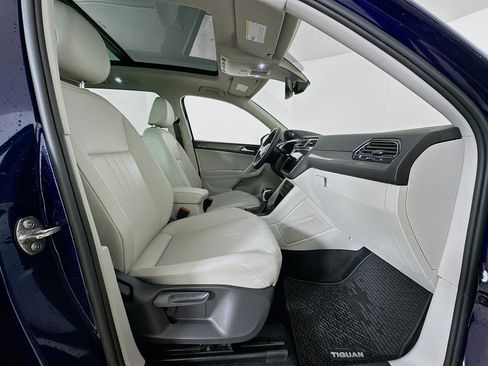 Used 2023 Volkswagen Tiguan SE image 30