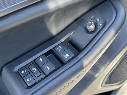 Used 2024 Jeep Grand Cherokee Laredo w/ Luxury Tech Group I image 23