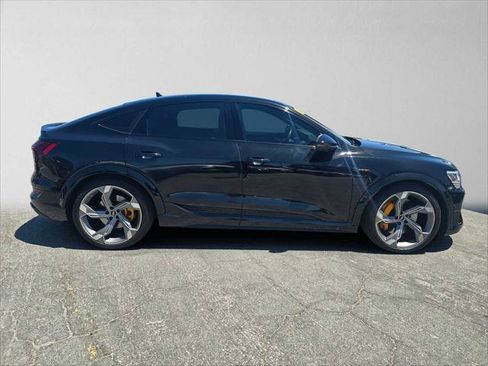 Used 2023 Audi e-tron S Prestige w/ Prestige Package AWD/4WD image 2