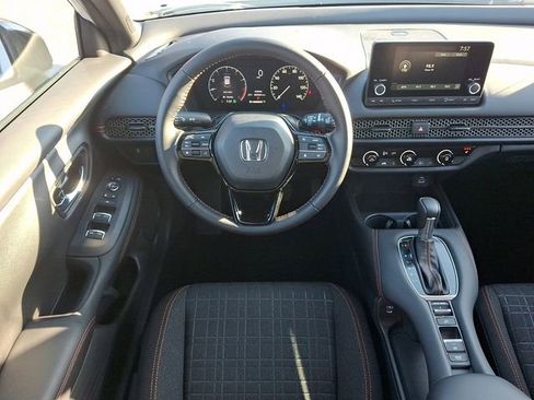 Certified 2025 Honda HR-V Sport image 10