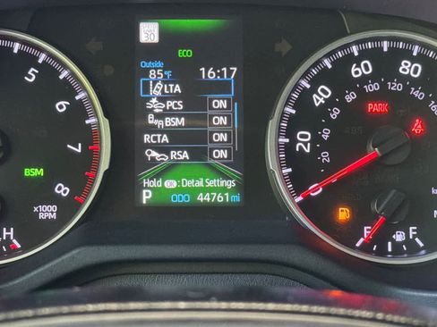 Used 2020 Toyota RAV4 LE w/ Carpet Mat Package FWD image 27