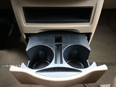 Used 2014 Chrysler Town & Country Touring image 20