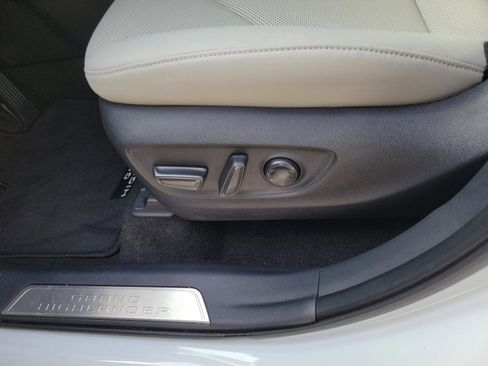 Used 2026 Toyota Grand Highlander AWD Hybrid image 10