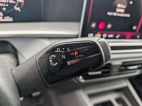 Used 2026 Volkswagen Tiguan SE R-Line FWD image 18