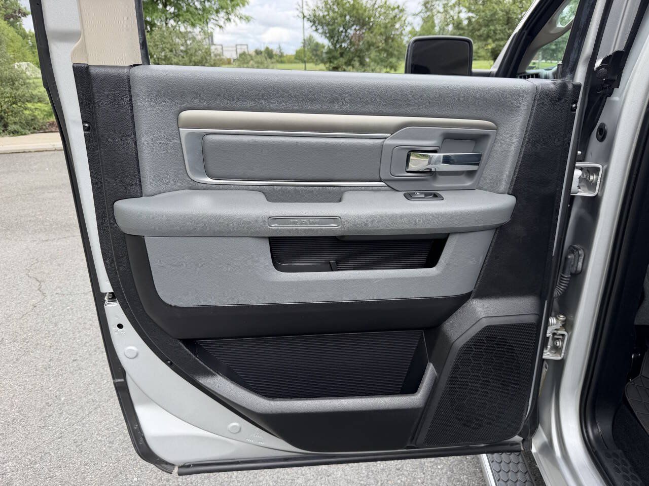 Used 2016 RAM 1500 Classic SLT AWD/4WD image 31