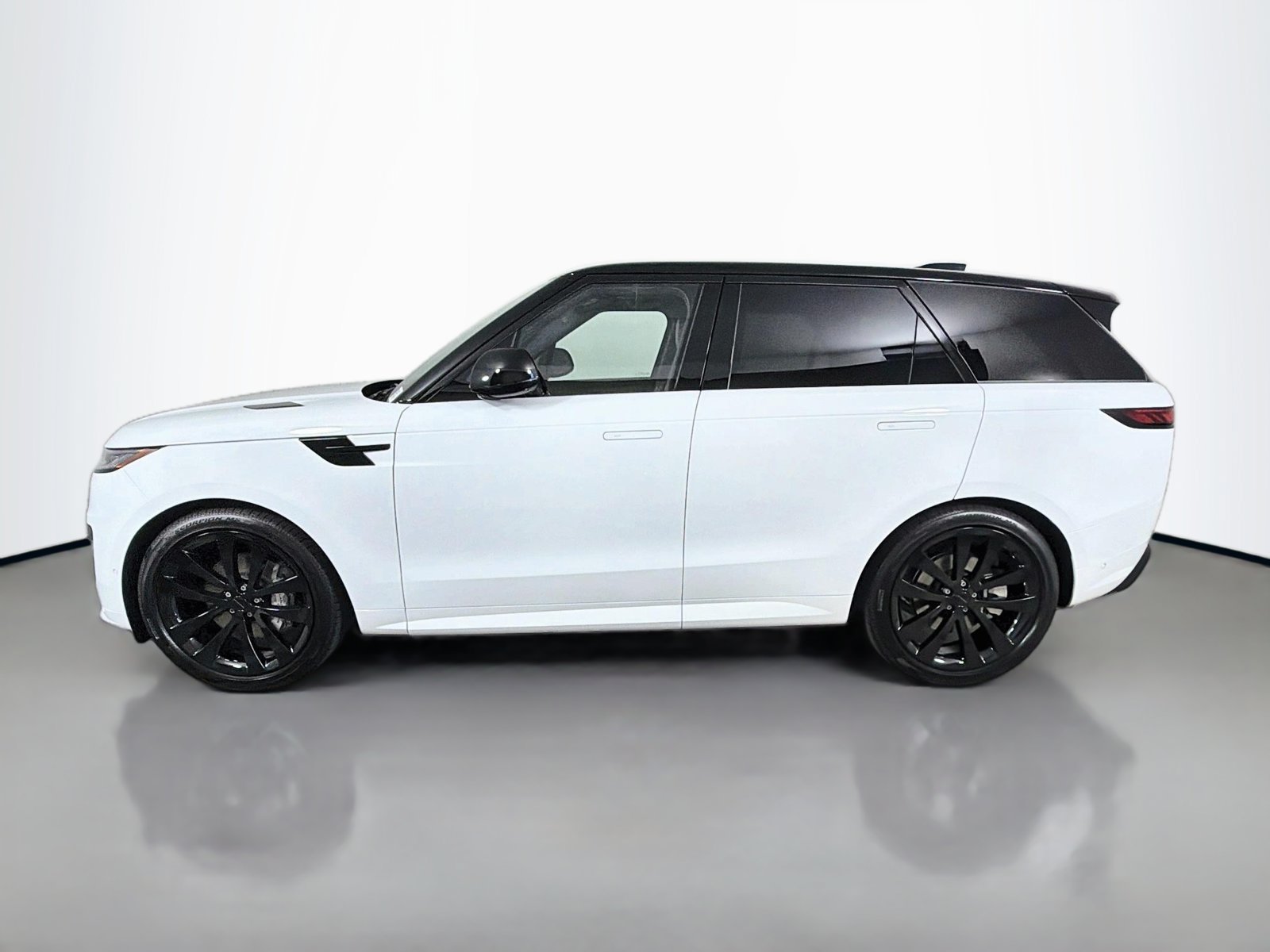 New 2026 Land Rover Range Rover Sport Dynamic SE AWD/4WD image 2