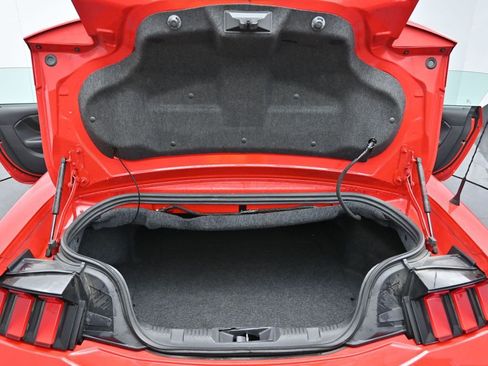 Used 2024 Ford Mustang Convertible image 11