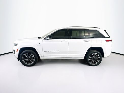 Used 2023 Jeep Grand Cherokee Overland w/ Advanced Protech Group III image 4