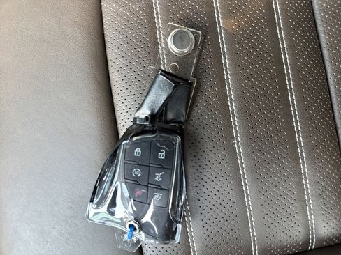 Used 2025 GMC Yukon XL Denali Ultimate image 40