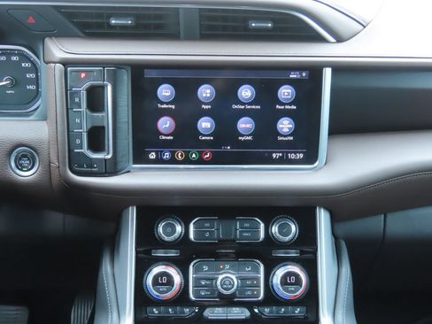 Used 2021 GMC Yukon Denali w/ Denali Ultimate Package AWD/4WD image 8