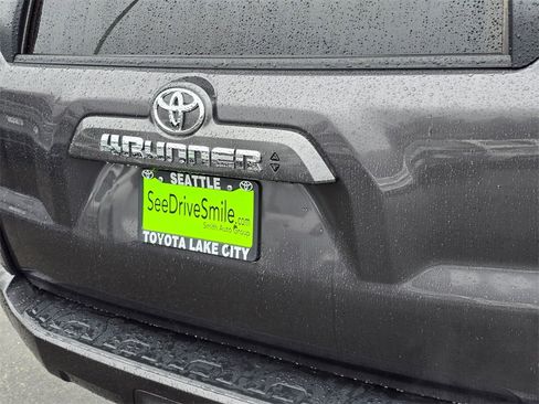 Used 2020 Toyota 4Runner SR5 Premium w/ Moonroof Package image 13