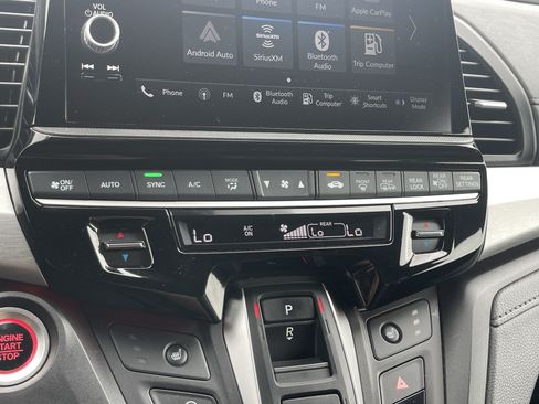 Used 2025 Honda Odyssey Sport-L image 12