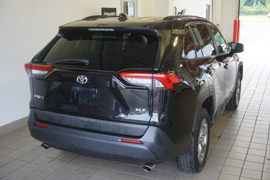 Used 2024 Toyota RAV4 XLE FWD image 13