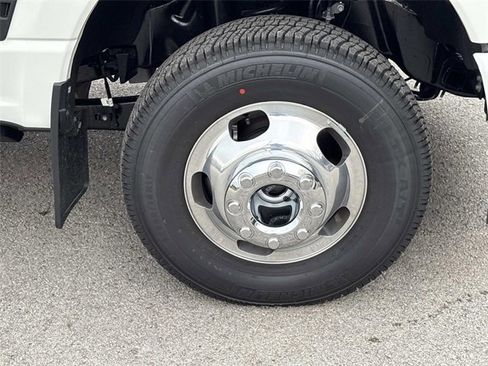 New 2026 Ford F350 Platinum image 9