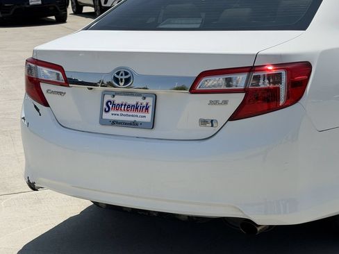 Used 2012 Toyota Camry XLE w/ Convenience Pkg FWD image 6