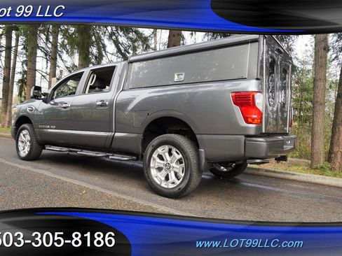 Used 2021 Nissan Titan SV w/ SV Convenience Package image 11