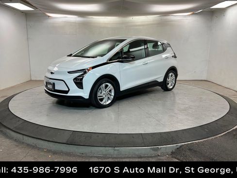 Used 2022 Chevrolet Bolt LT image 1