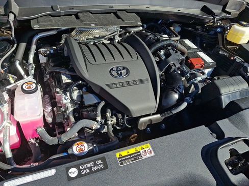 Used 2025 Toyota Grand Highlander AWD image 28
