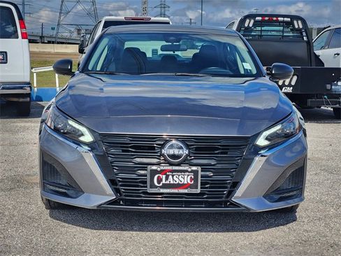 Used 2024 Nissan Altima 2.5 S image 2