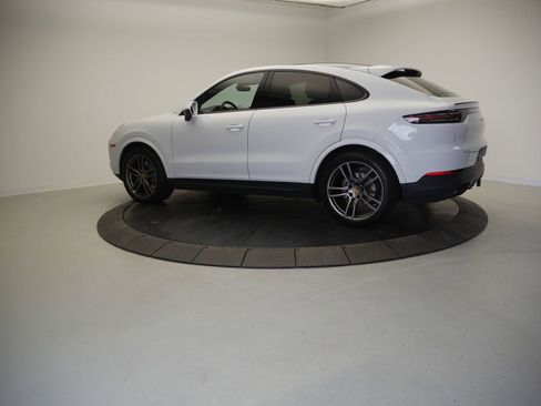 Certified 2023 Porsche Cayenne S AWD/4WD image 3