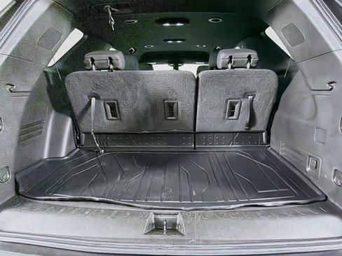 Used 2022 Chevrolet Traverse LT FWD image 14