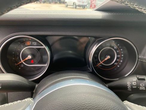 Certified 2019 Jeep Wrangler Unlimited Sahara AWD/4WD image 17