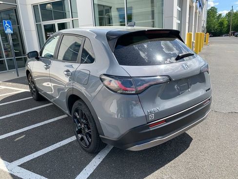 Used 2025 Honda HR-V Sport image 3