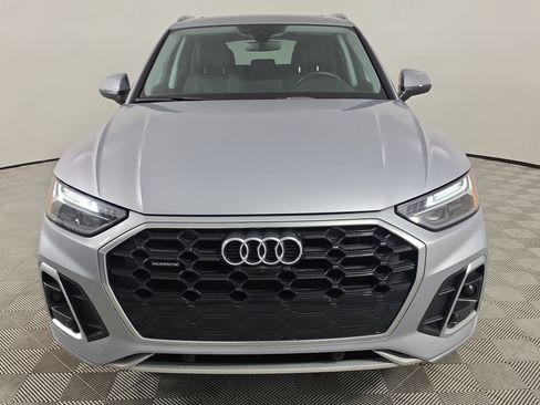 Used 2024 Audi Q5 2.0T Premium Plus w/ Premium Plus Package AWD/4WD image 2