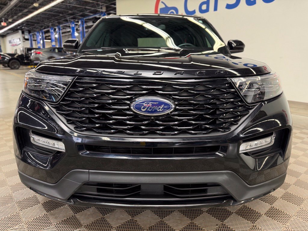 Used 2024 Ford Explorer ST-Line w/ Class IV Trailer Tow Package AWD/4WD image 2