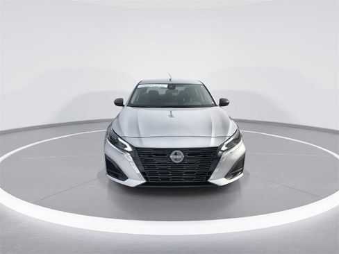 Certified 2024 Nissan Altima 2.5 SV image 3