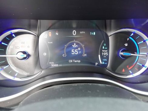 Used 2024 Chrysler Pacifica Select image 15