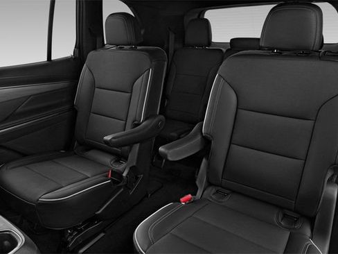 Used 2025 Buick Enclave Avenir image 11