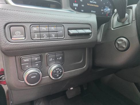 Used 2022 GMC Yukon Denali image 17