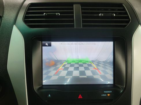 Used 2015 Ford Explorer XLT w/ Equipment Group 202A image 15