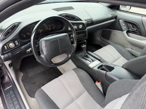 Used 1993 Chevrolet Camaro LT RWD image 13
