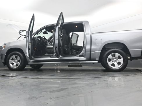 Used 2019 RAM 1500 Big Horn AWD/4WD image 44