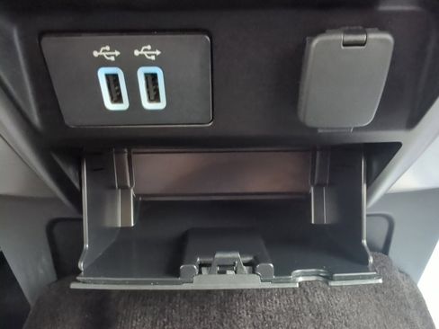 Used 2016 Ford F150 Lariat w/ Equipment Group 501A Mid image 32