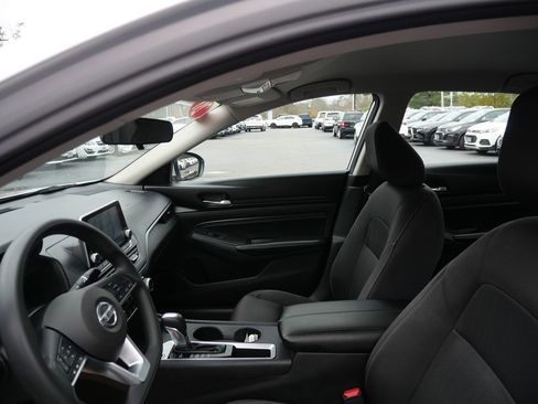 Used 2020 Nissan Altima 2.5 S w/ Driver Assist Package image 10