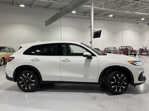 New 2026 Honda HR-V EX-L image 3