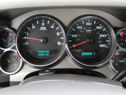 Used 2011 Chevrolet Silverado 3500 W/T w/ Snow Plow Prep Package AWD/4WD image 29