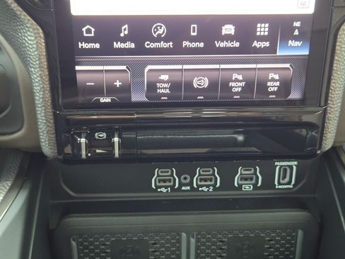 New 2026 RAM 2500 Limited AWD/4WD image 16