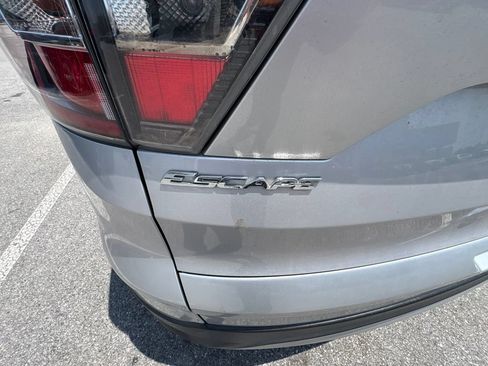 Used 2017 Ford Escape Titanium AWD/4WD image 19